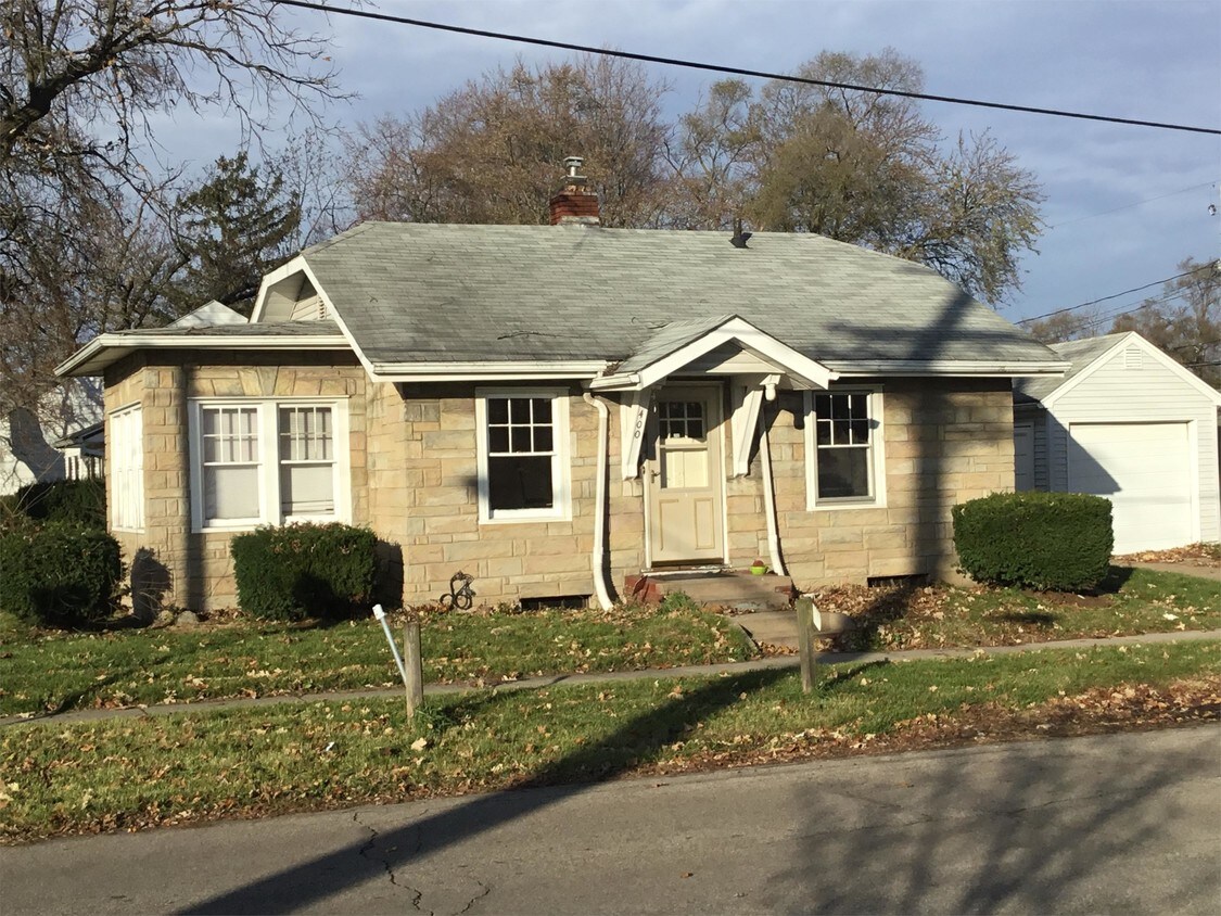 Building Photo - 400 W Lusher Ave