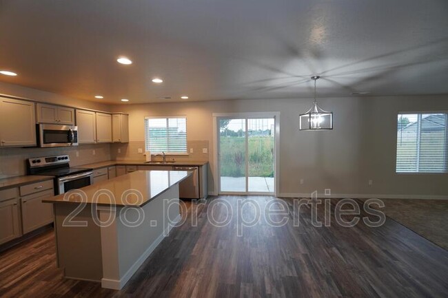 Building Photo - 13776 S Piano Ave