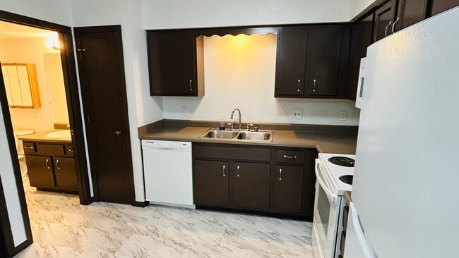 Foto del edificio - 2611 W 60th St