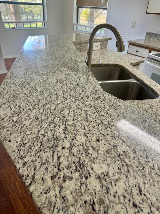 Granite Countertop/Island - 9999 Summerbreeze Dr