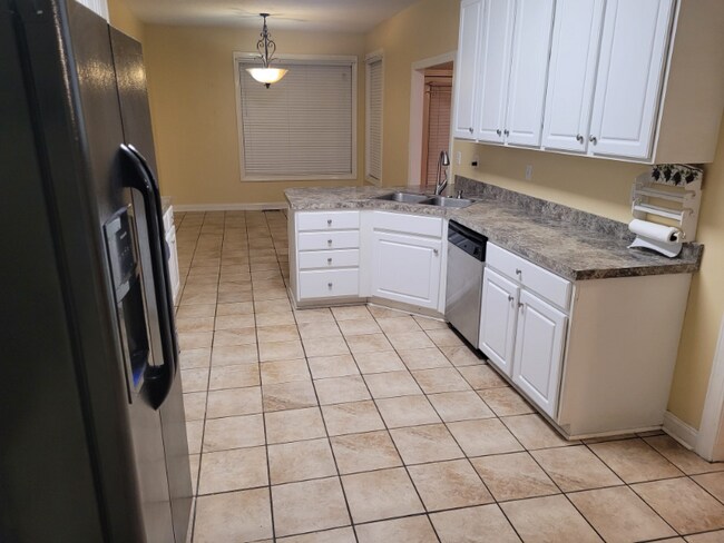 Foto del edificio - 3675 W Pointe Dr