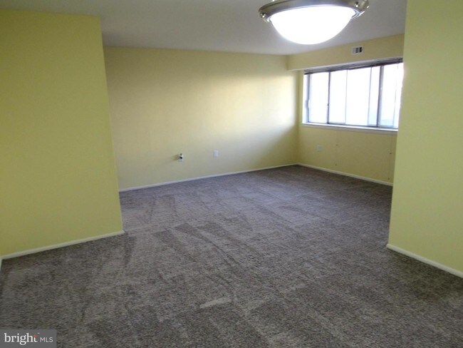 Foto del edificio - 11342 Cherry Hill Rd