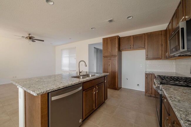Building Photo - Brand New Pulte Townhome Available Now!!!