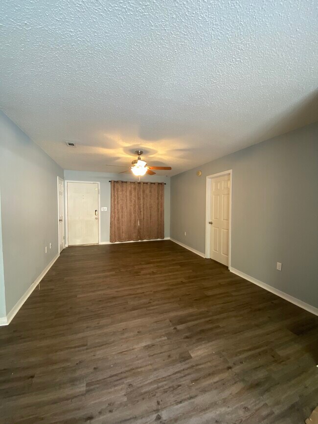 Foto del edificio - 414 Oak Pl
