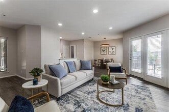 Building Photo - 4501 Druid Ln