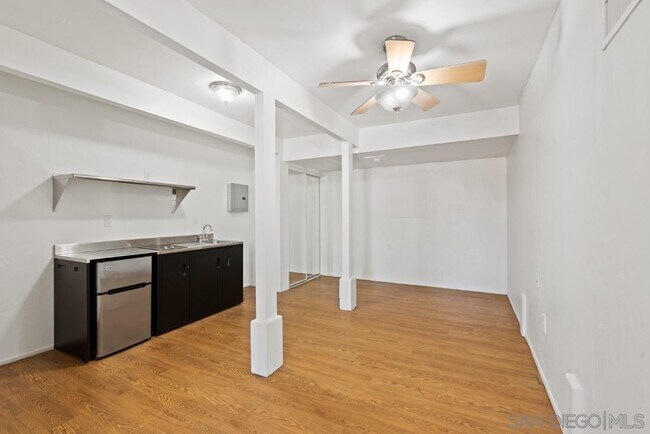 Building Photo - 8038 Lemon Ave