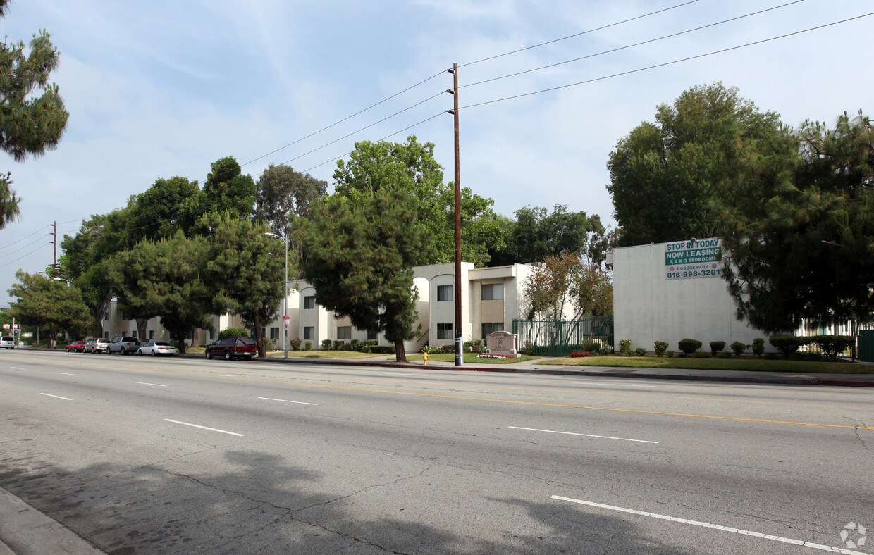 Primary Photo - Roscoe Park Apartments