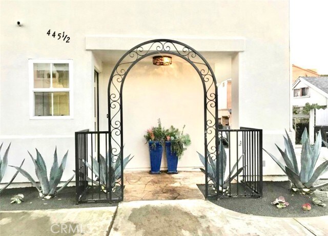 Foto del edificio - 445 Begonia Ave