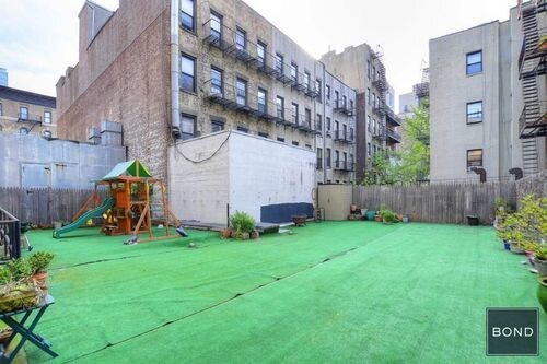 Foto del edificio - 53 E 77th St