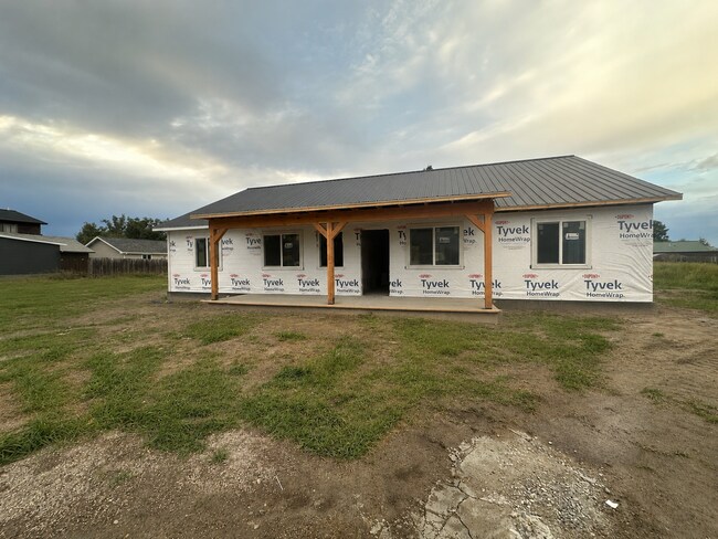 Building Photo - Coming Soon – Brand New 2 Bed, 1 Bath Duplex in Twin Bridges