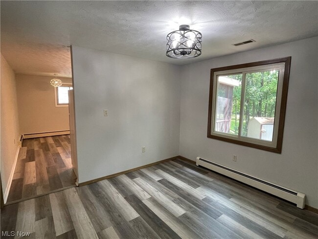 Building Photo - 711 Trumbull Dr