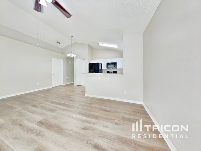 Foto del edificio - 828 Cape Cod Cir