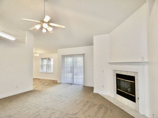 Foto del edificio - 7945 Amethyst Dr