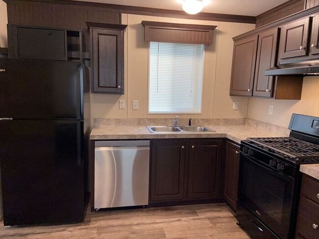 Building Photo - Private Oasis - 5th Street Sparks Mobile H...