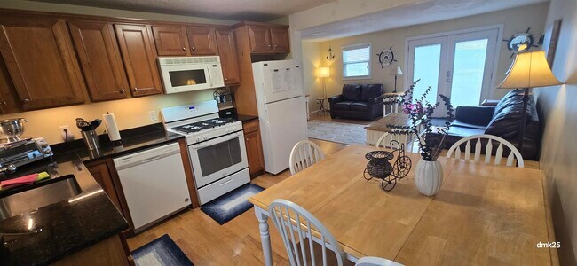 Foto del edificio - 89 Ashworth Ave