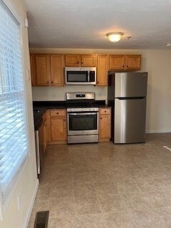 Building Photo - 417 Hildreth St