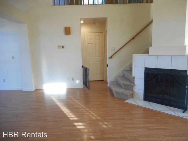 Building Photo - 220 King Arthur Ct