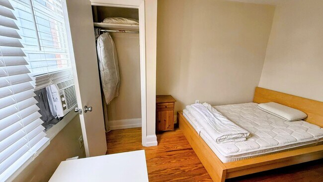 Foto del edificio - 617 Irving St NW