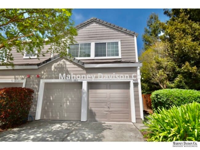 Building Photo - Sonoma Mtn. Townhouse