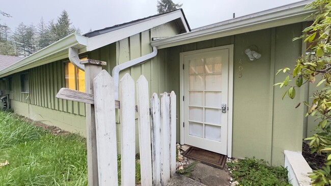Foto del edificio - Lakefront One Bedroom on Westside Olympia ...