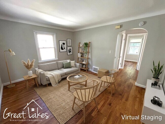 Building Photo - Stunning 3 Bedroom 1 Bathroom now available for rent