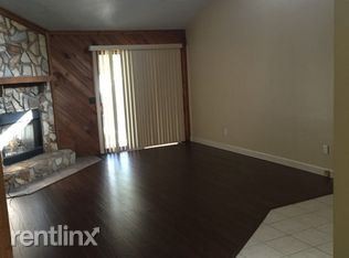Foto del edificio - 2711B Redwood St