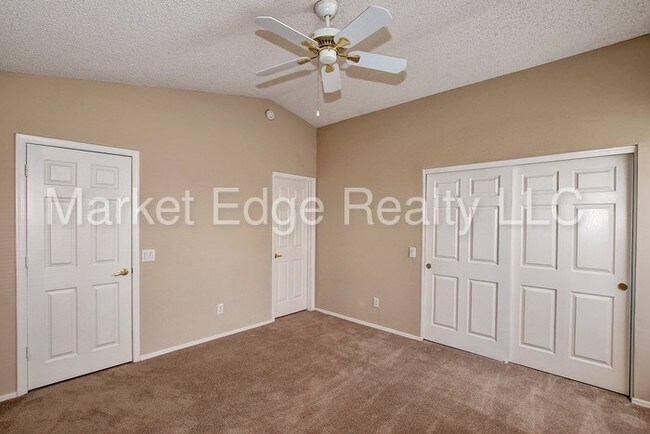 Building Photo - 1686 E Lindrick Dr