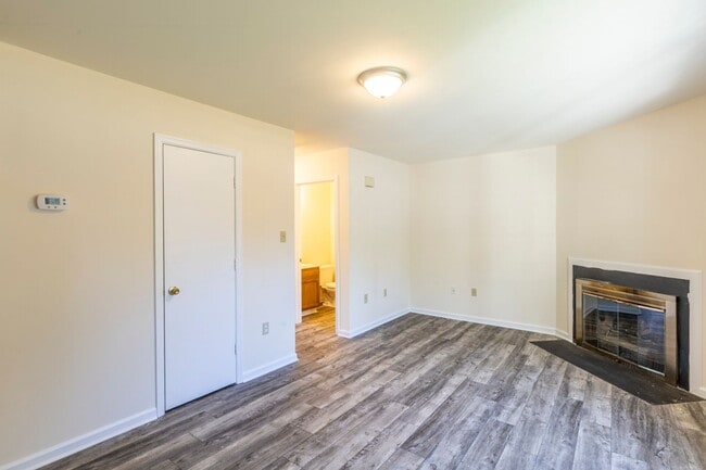 Building Photo - 418 Riverside Ave