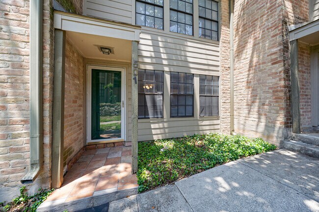 Photo - 7711 Callaghan Rd House