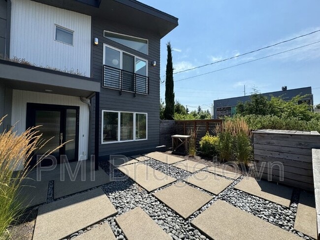Building Photo - 7576 N Curtis Ave
