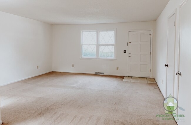 Photo - 424 Devonwood Ct House