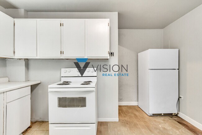 Building Photo - 265 7th St