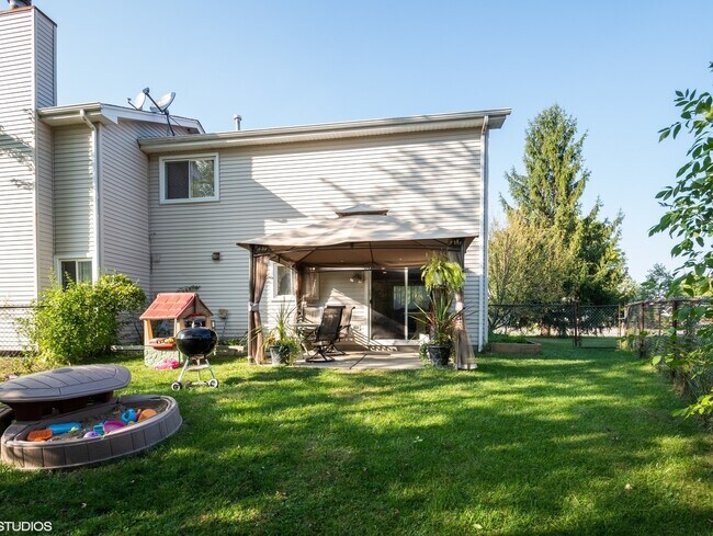 Building Photo - 1497 Chippewa Trail
