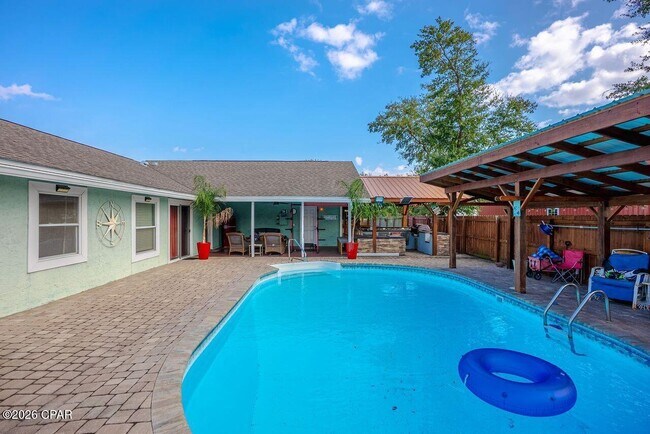 Building Photo - 6224 Seminole Dr