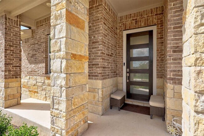 Foto del edificio - 2041 Centerline Ln
