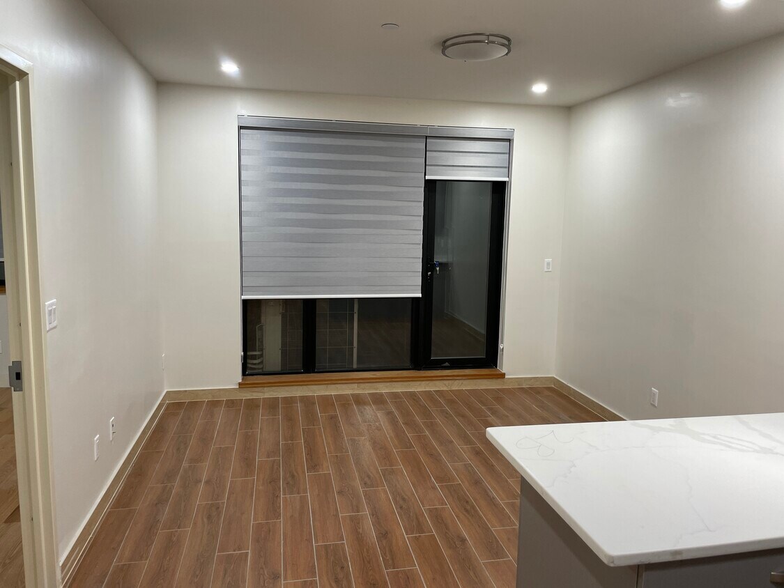 Foto principal - 4222 Crescent St