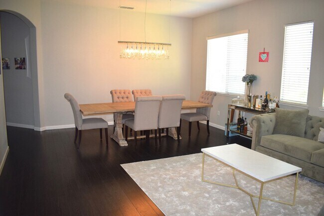 Foto del edificio - Resident Benefit Package Property