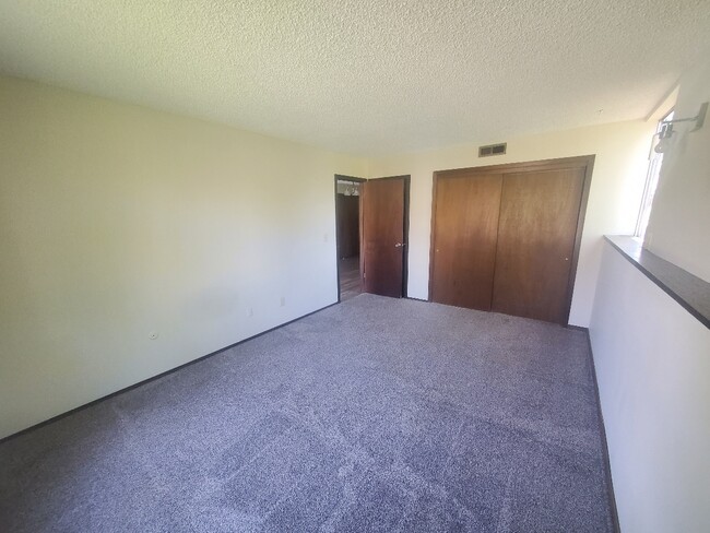 Photo - 3146 Lakeside Dr Townhome