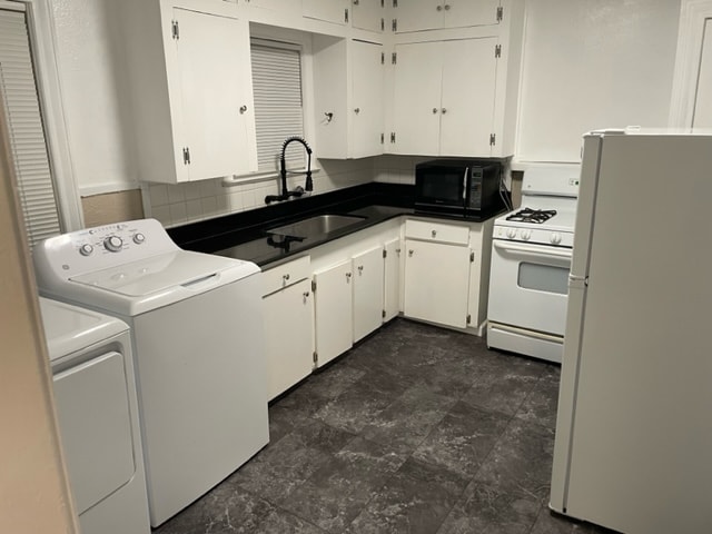Building Photo - 320 Oleander Ave
