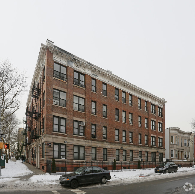 Building Photo - 320-322 New York Ave