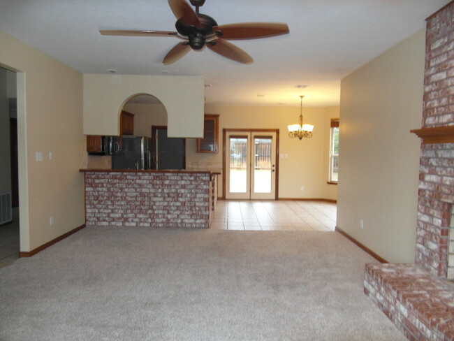 Foto del edificio - Pets Negotiable!!! NEW PICTURES COMING SOO...