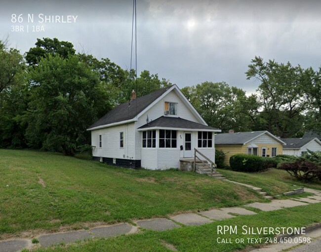 3 Bed 1 Bath Split Level Home 1200sqft, Up... House for Rent in Pontiac, MI