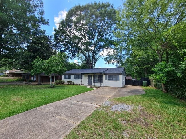 Building Photo - 1128 Karen Rd