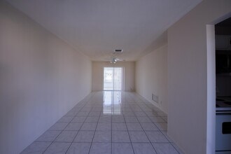 Building Photo - 2102 NE 1st Way