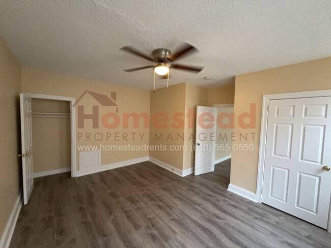 Building Photo - 1037 Toll St