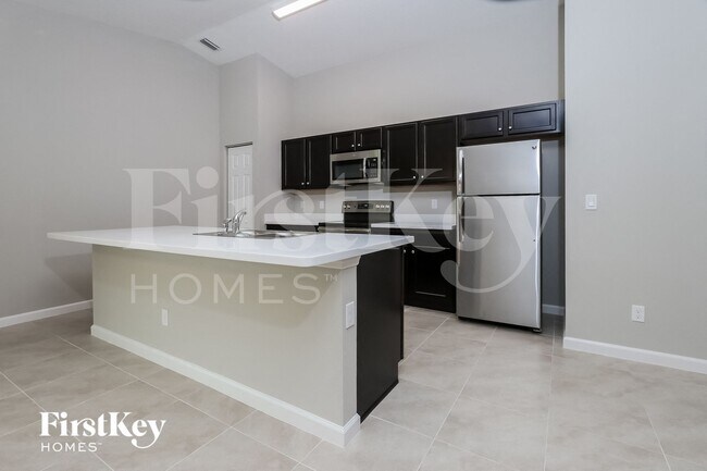 Foto del edificio - 713 SE Lansdowne Ave