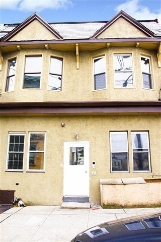 Building Photo - 167 Danforth Ave