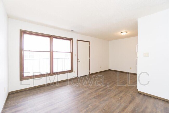 Building Photo - 125 Sherwood Ct