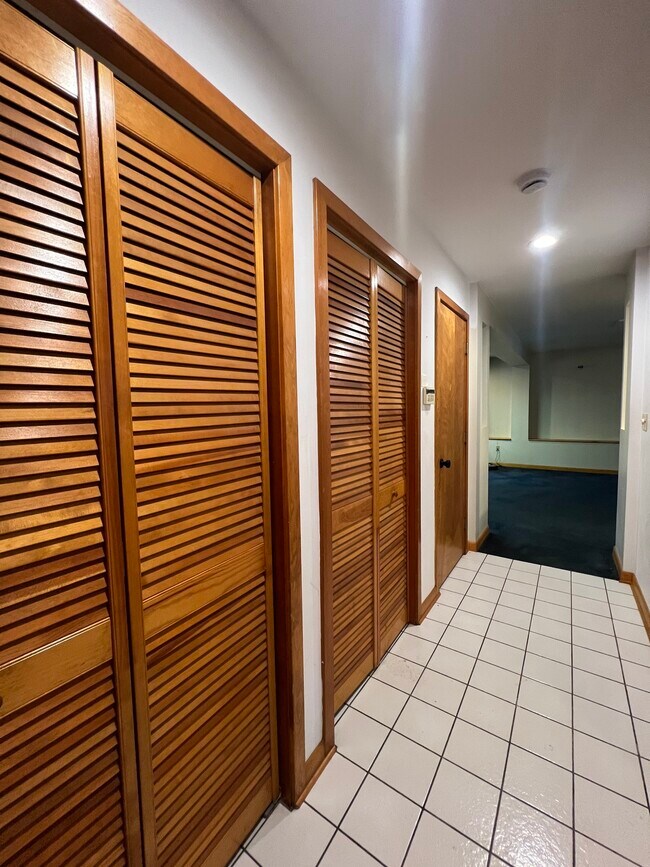 Foto del edificio - 77 Stannard Ave