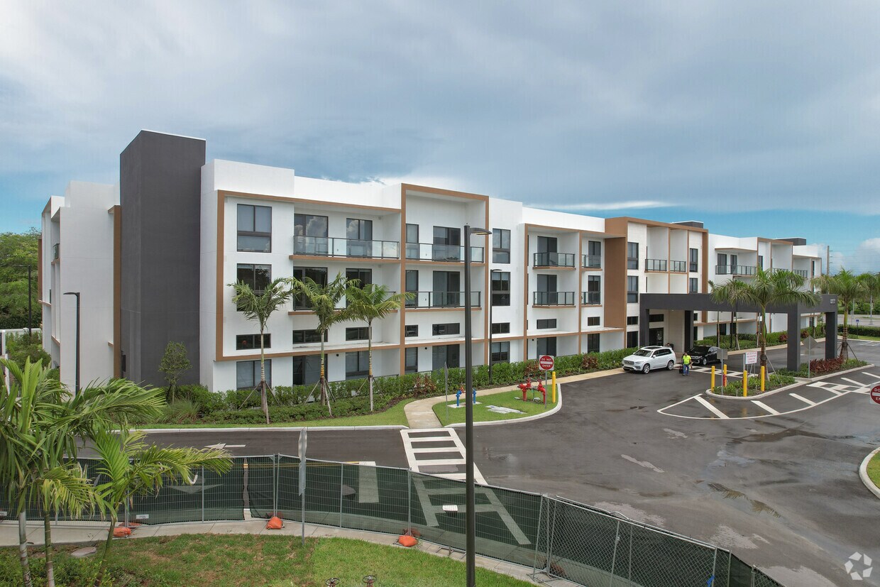 The Oasis At Coral Reef Apartments in Miami, FL